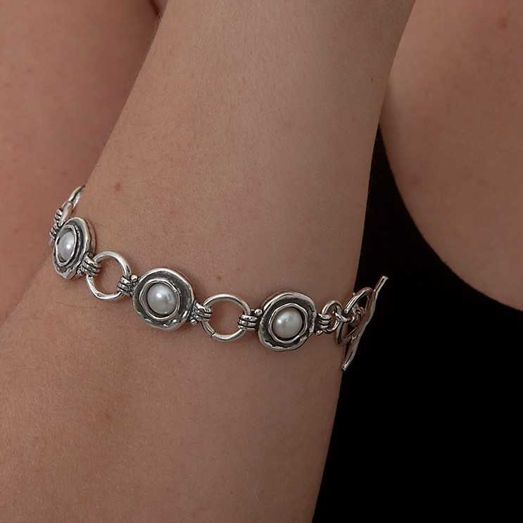 צמידים Bracelets