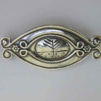 Brooch: C00096